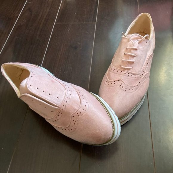 Pink Shoes - Picture 2 of 6